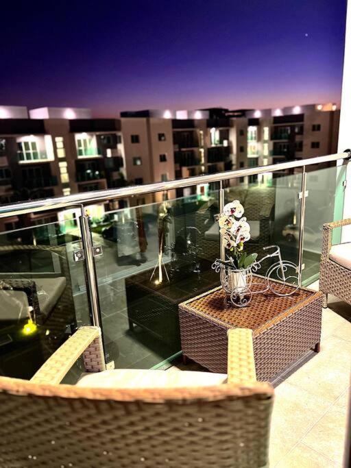 Апартаменты Magnificent Pent House W/Jacuzzi Сантьяго-де-лос-Кабальерос Экстерьер фото